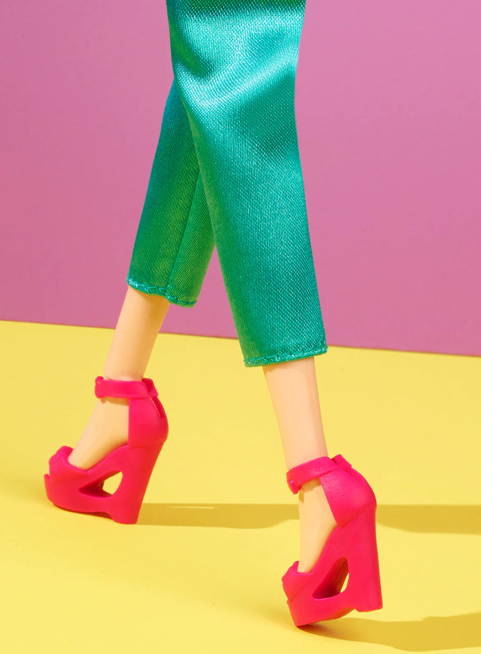 Barbie Signature Looks Doll With Mix-and-Match Fashions Member Exclusive